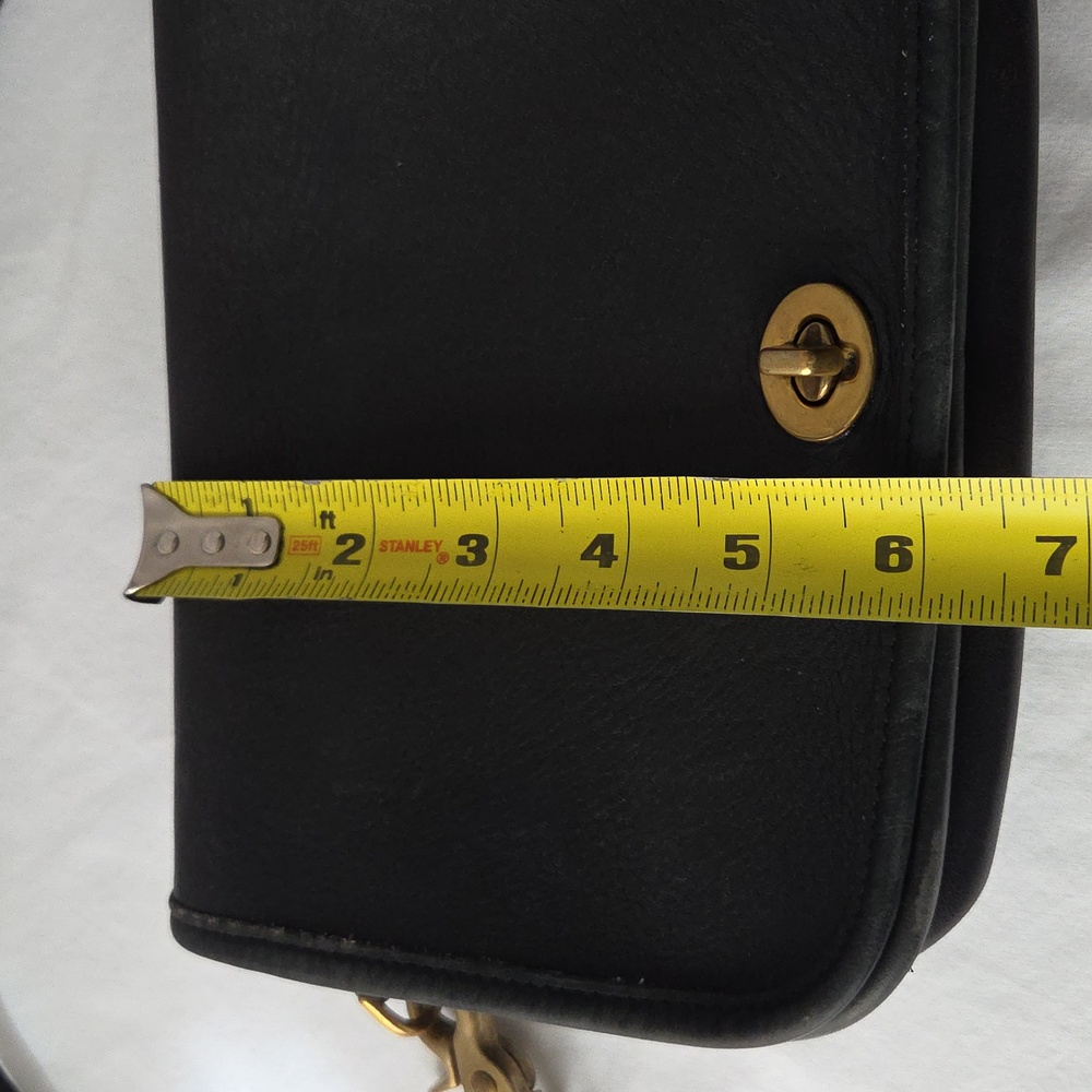 Vintage Leather Coach Pocket Purse 9755 - Picture 15 of 16